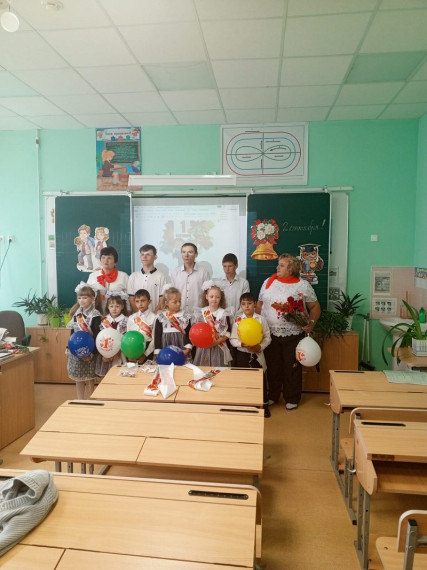 Торжественная линейка, посвященная Дню знаний.